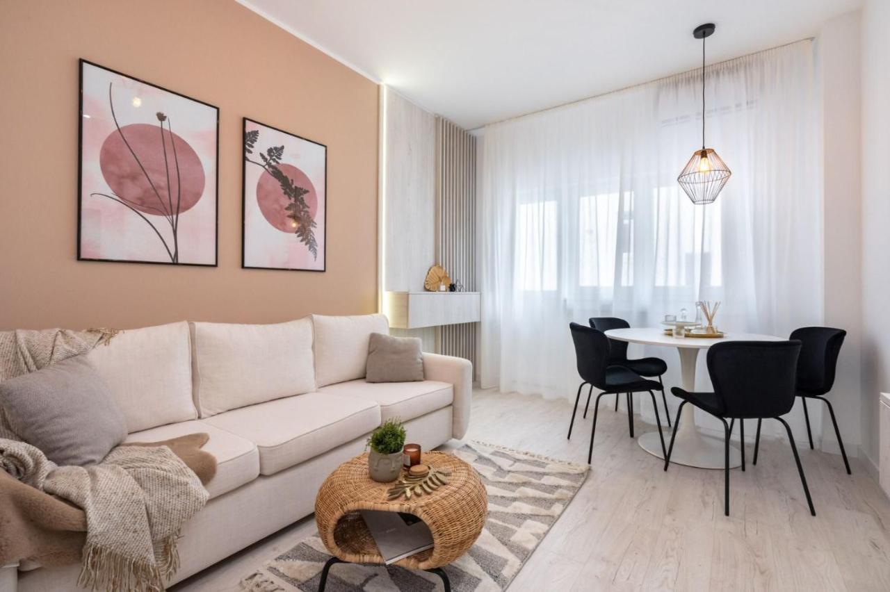 Victoria Charm Apartment บูคาเรสต์ ภายนอก รูปภาพ