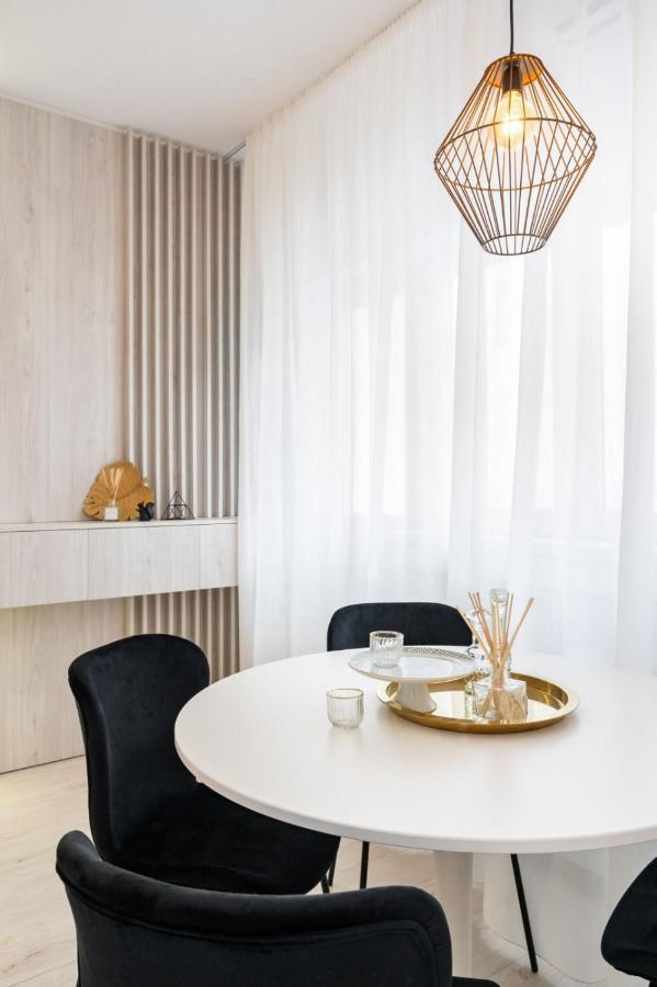 Victoria Charm Apartment บูคาเรสต์ ภายนอก รูปภาพ